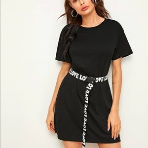 Letter graphic push buckle belted T-shirt dress